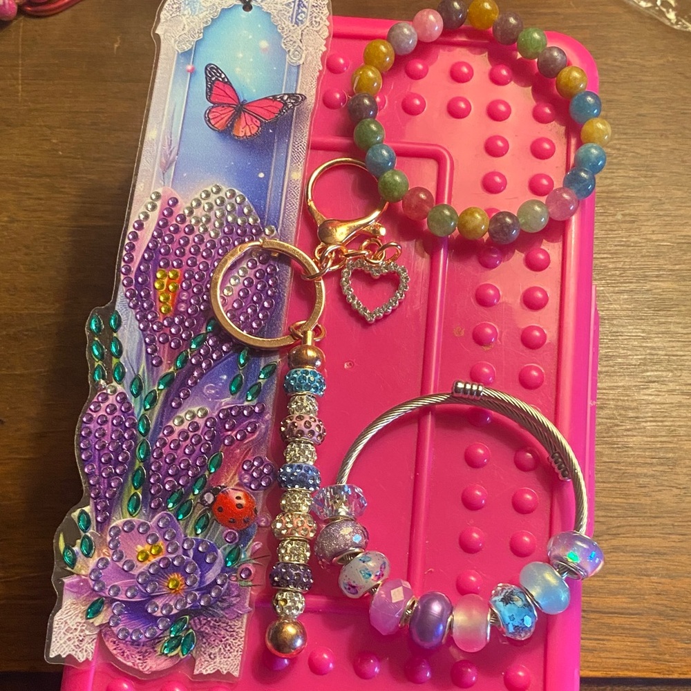 🩷Multicolor Beaded Bracelet Set with Heart Charm